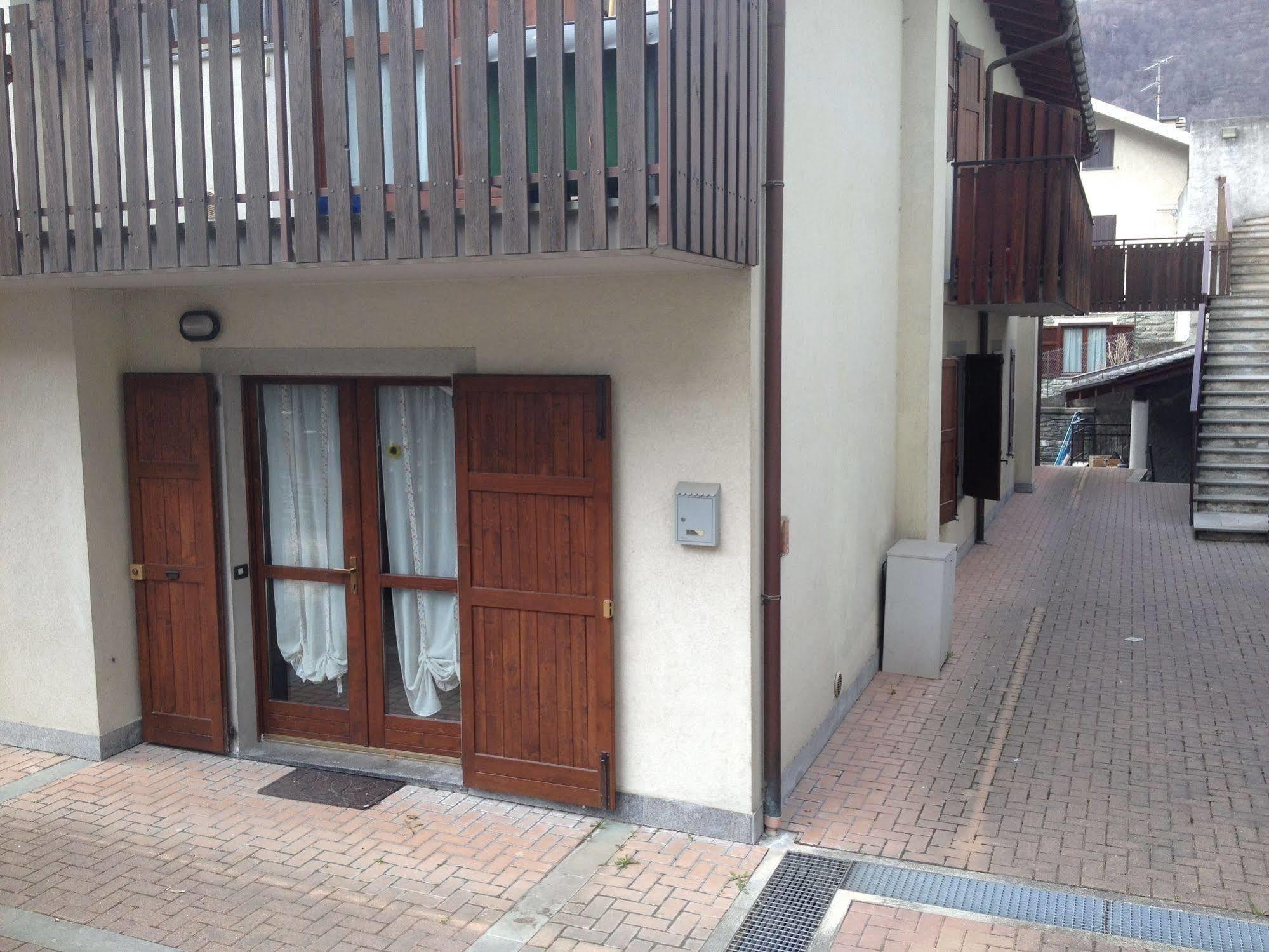 Lanterna Apartments Chiesa in Valmalenco Exterior photo