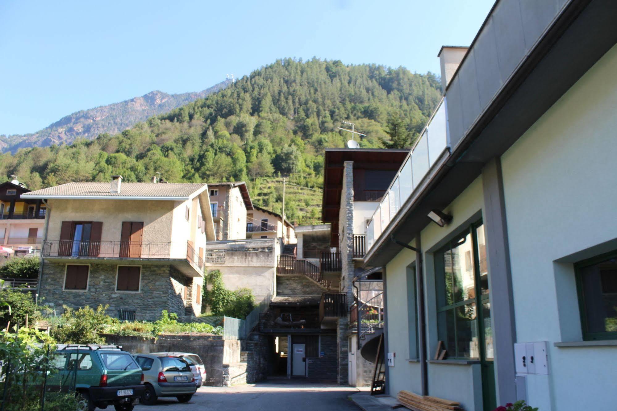 Lanterna Apartments Chiesa in Valmalenco Exterior photo