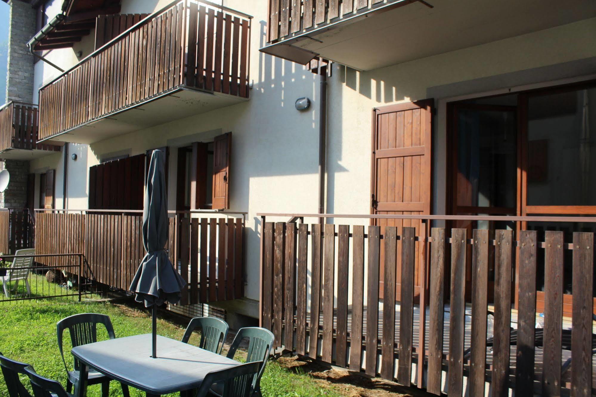 Lanterna Apartments Chiesa in Valmalenco Exterior photo
