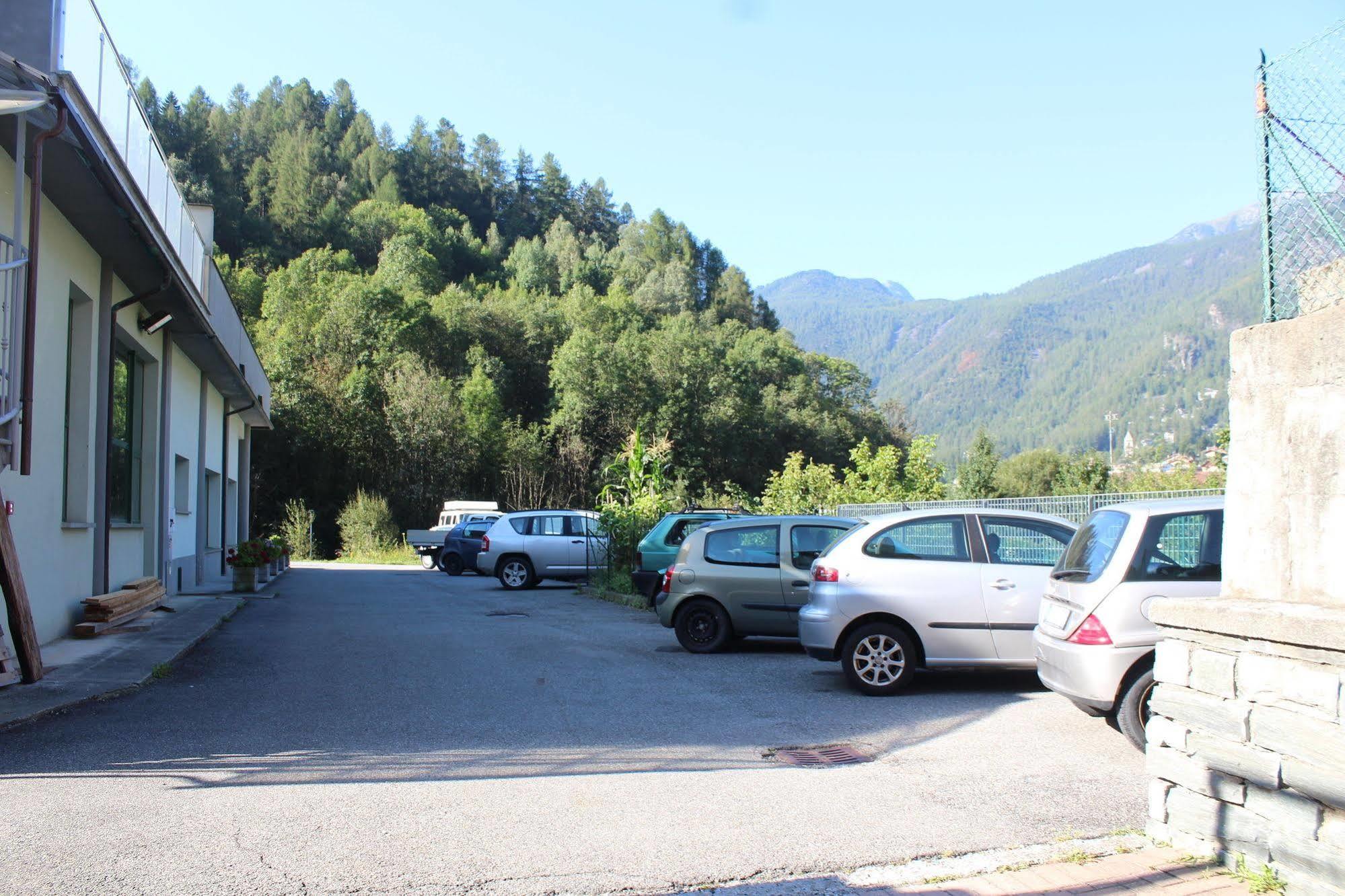 Lanterna Apartments Chiesa in Valmalenco Exterior photo